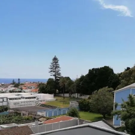 Arquinha * Ponta Delgada (Sao Miguel)